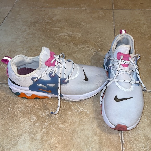 Nike React Presto - Picture 2 of 5